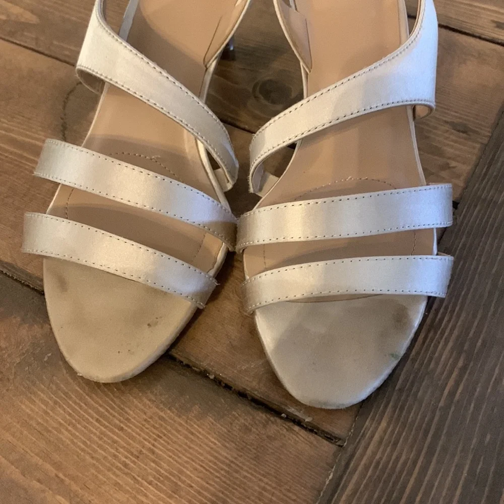 Naturalizer champagne color heels. - Picture 6 of 6